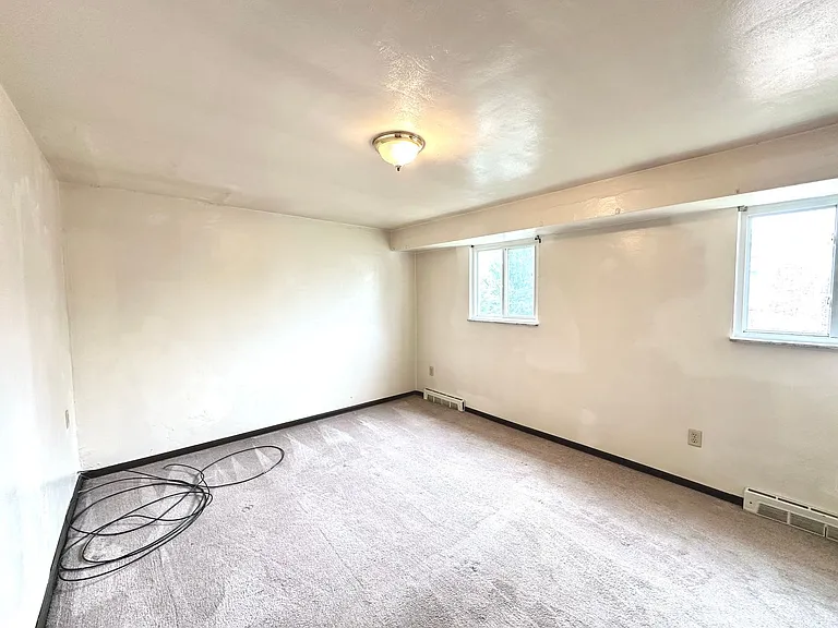 402 Brierly Ln — Photo 7