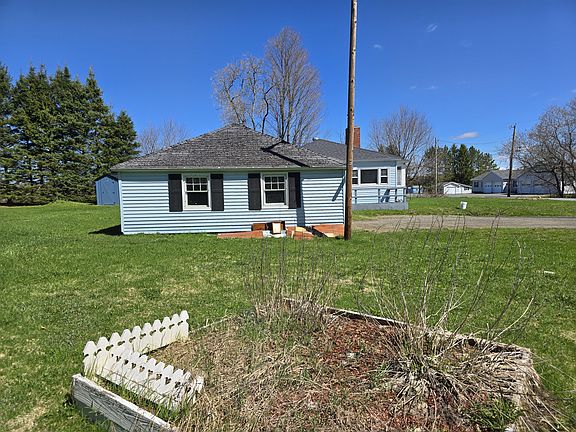 4th image of 242 Lombard Road