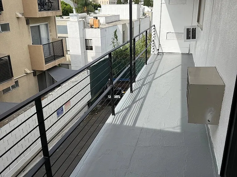 1915 Grace Ave #8 — Photo 12