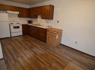 1002 N 39th St #4, Grand Forks, ND 58203