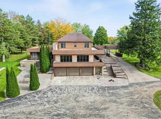 1659 Elon Dr, Waterville, IA 52170