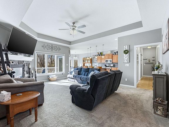 4th image of 127 N Wildthorne Ct