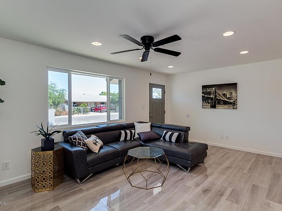 5th image of 1038 E Diana Ave