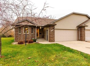 2202 Edgebrook Dr, Marshalltown, IA 50158