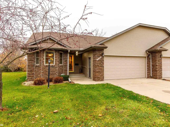 2202 Edgebrook Dr, Marshalltown, IA 50158