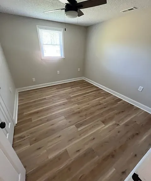 102 Tumblewood Ct — Photo 6