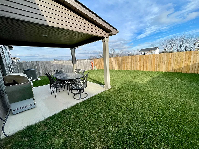 1124 Leanndra Park — Photo 31