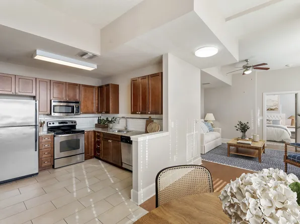 Hibernia Tower Apartments