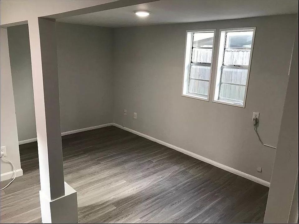 1st image of 1409 Deleon St