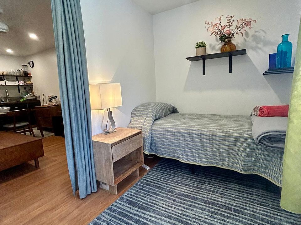 1st image of 831 W Beaver Creek Blvd #19