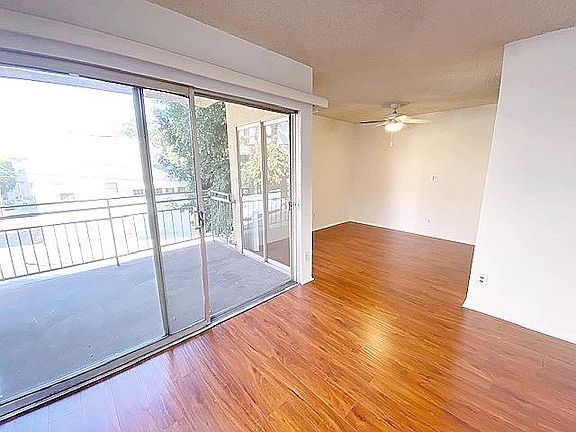 3rd image of 1817 N Fuller Ave #201