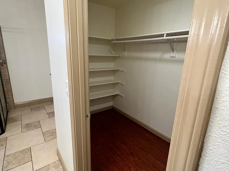 921 Fedora Ave — Photo 11