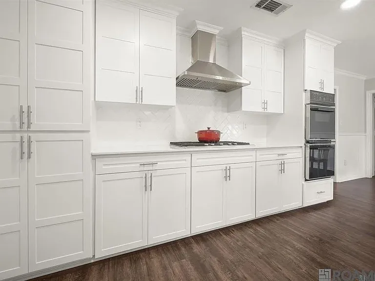 1369 Crescent Dr — Photo 4