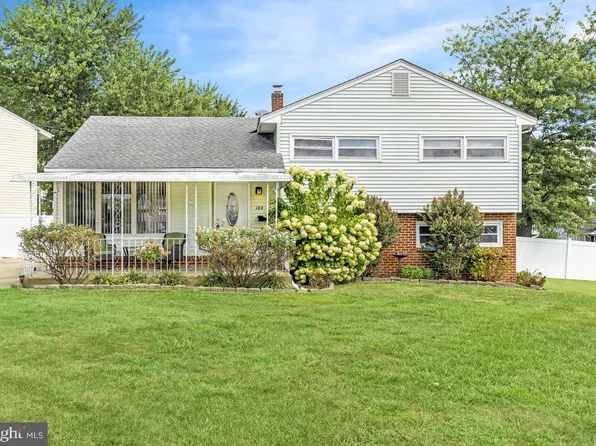 104 E Shelley Dr, Claymont, DE 19703
