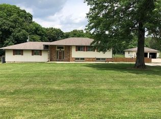 3840 18th St, Charleston, IL 61920