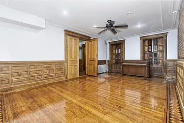 Rented by R New York