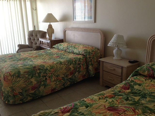 2nd image of 404 E Denver Ave #318