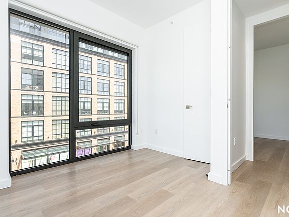 5th image of 527 Grand Ave #404