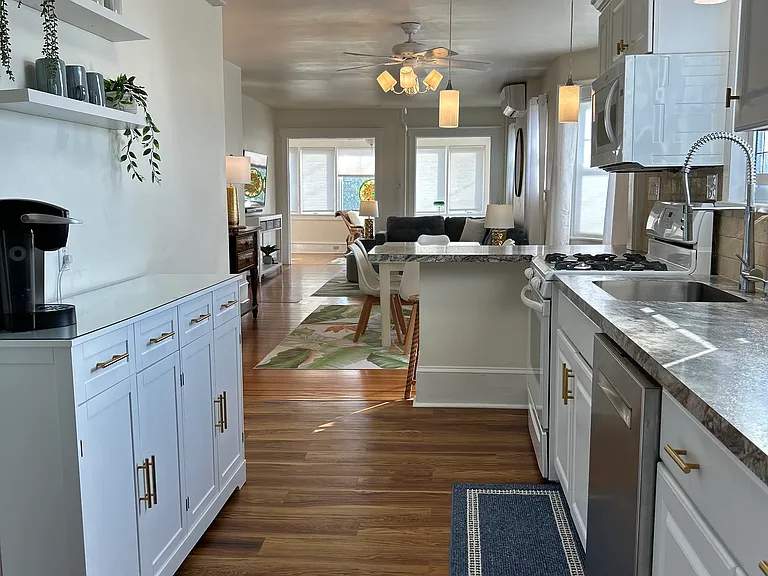 23 N Rosborough Ave — Photo 8