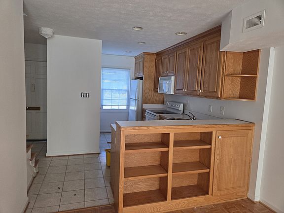 5th image of 455 Bridge St #455