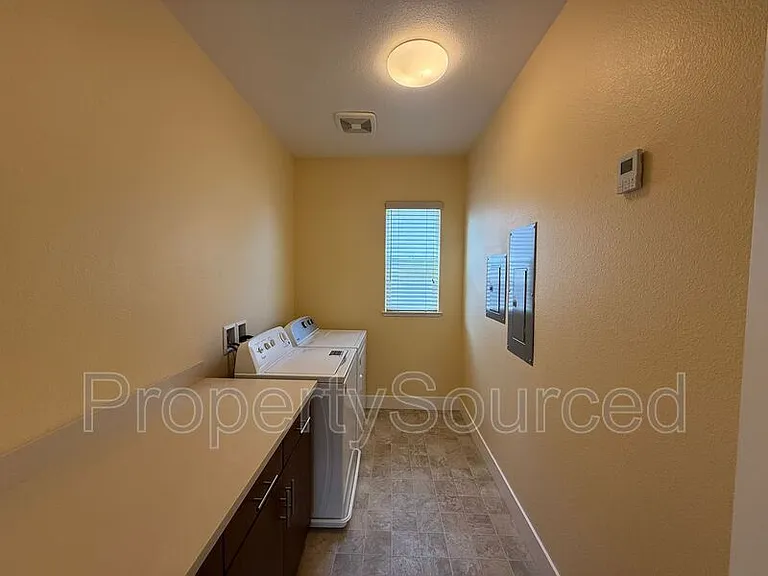 18517 Admiral Way — Photo 43