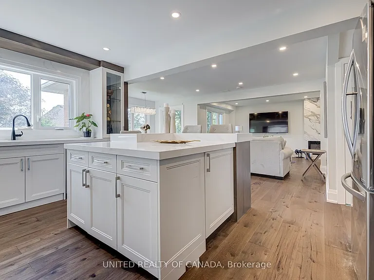 615 Sandford St — Photo 18