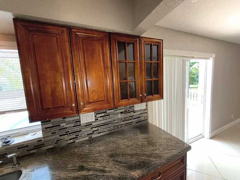 650 Campus Cir — Photo 27