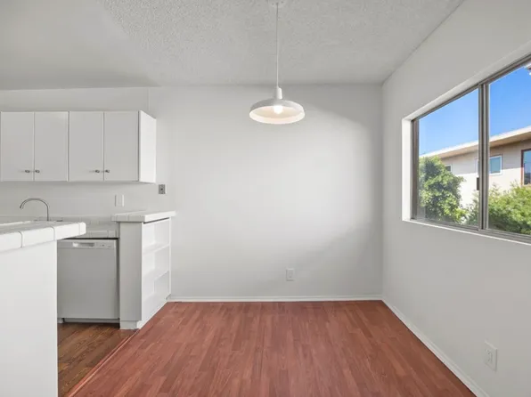 5400 Newcastle Ave, Encino, CA