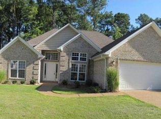 157 Executive Dr, Jackson, TN 38305