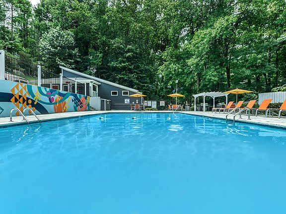 2nd image of 1810 Roswell Rd #1832D