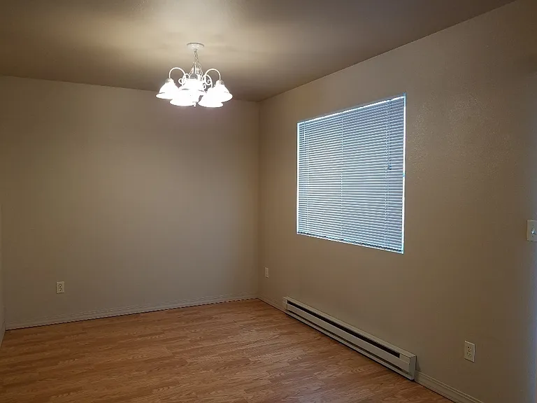 1620 Stiel Complex — Photo 5