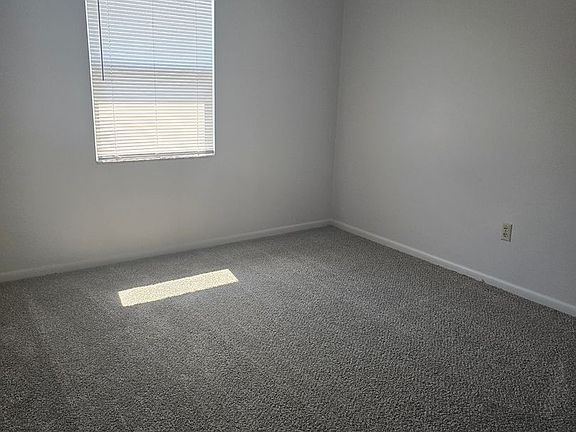 5th image of 1206 W 9th St #208