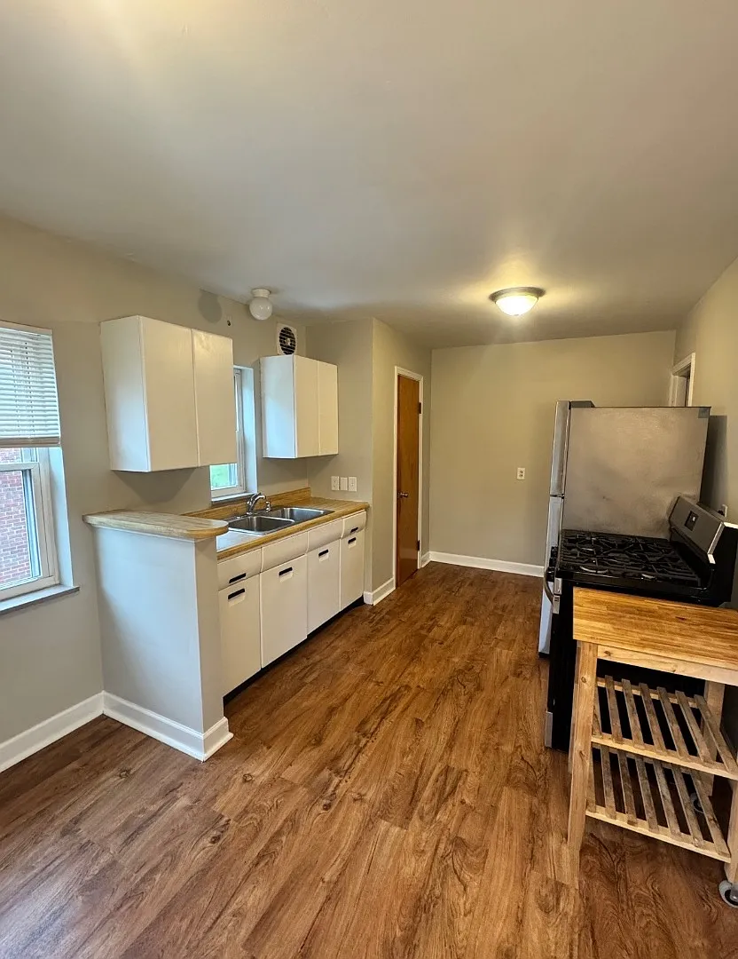 40 Wilbers Ln - unit 2 — Photo 4