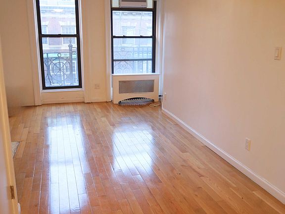 2nd image of 306 W 92nd St APT 4F