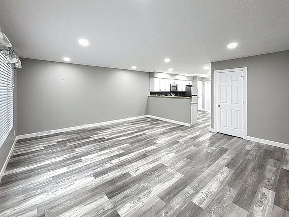3rd image of 400 29th Avenue Dr #7C