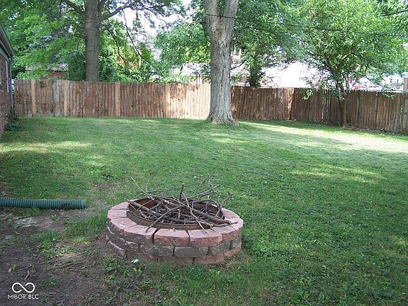 4th image of 6417 Columbine Dr