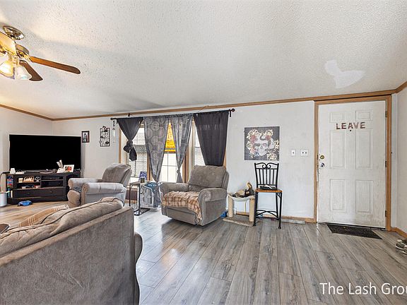 3rd image of 14675 Wabasis Ave NE