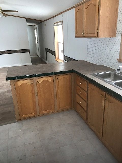 1st image of 32 Windsor St