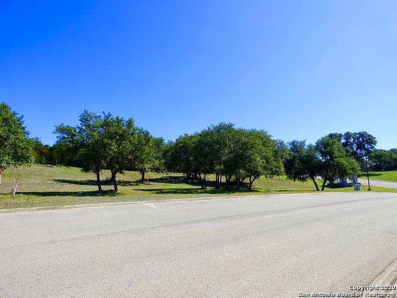4th image of 1220 Kings Cove Dr