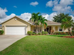 513 SE Whitmore Dr, Port Saint Lucie, FL 34984