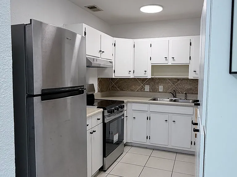 504 S Oxalis Ave — Photo 4