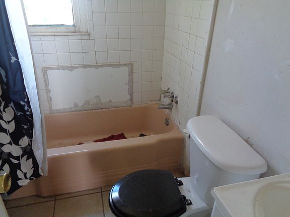 4th image of 5249 Laguna Dr