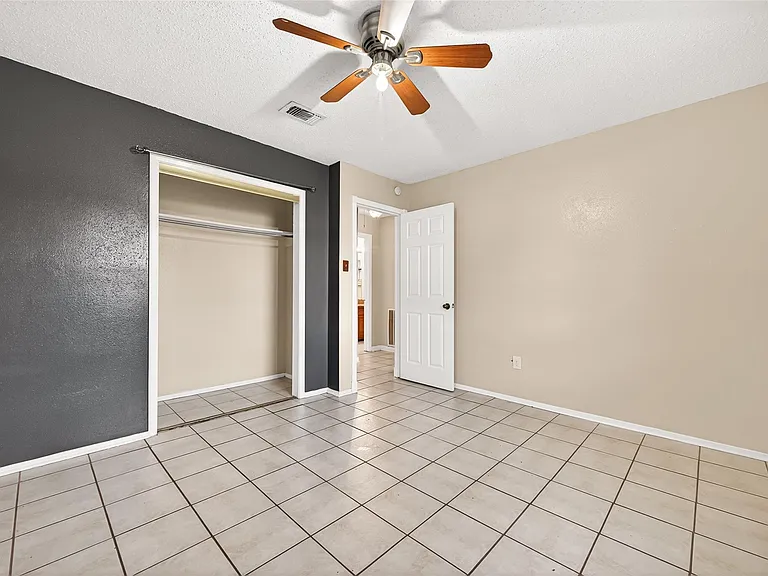 7422 Cortes Dr — Photo 22