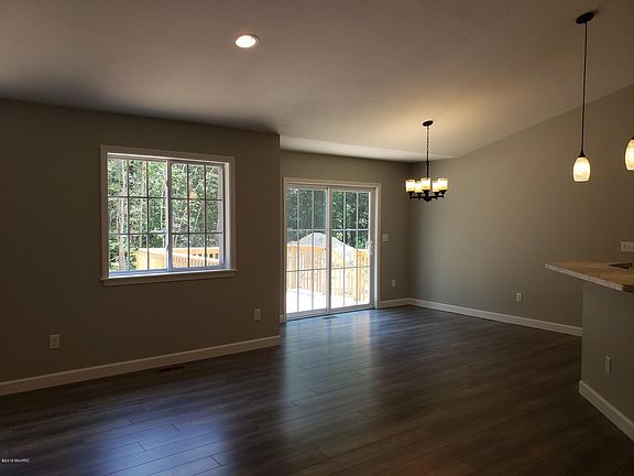 5th image of 6698 Minard Dr