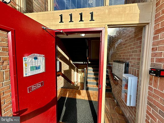 2nd image of 1111 Castle Harbour Way Unit 1C
