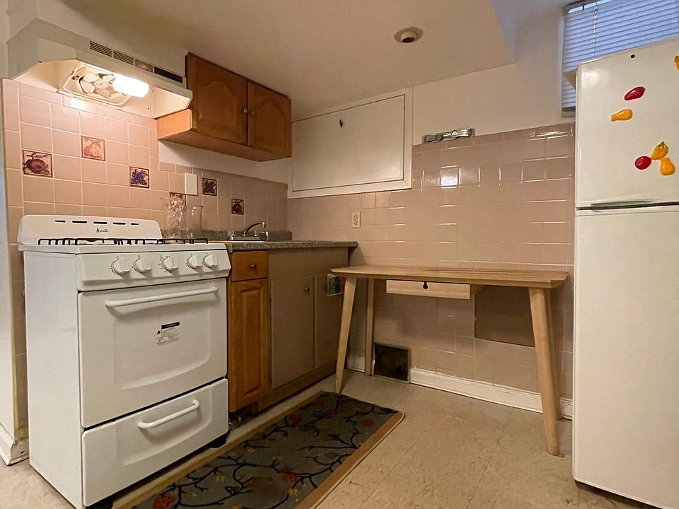 1st image of 2762 Colden Ave #1