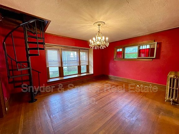 5th image of 27 Casterton Ave #1