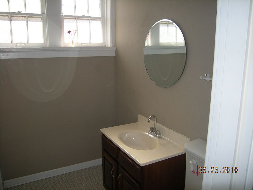 1st image of 126 E Jefferson Ave #1