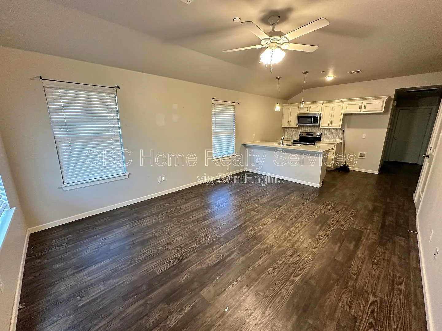 2 bed, 2.0 bath, 1089 sqft, $1,350 — Photo 3