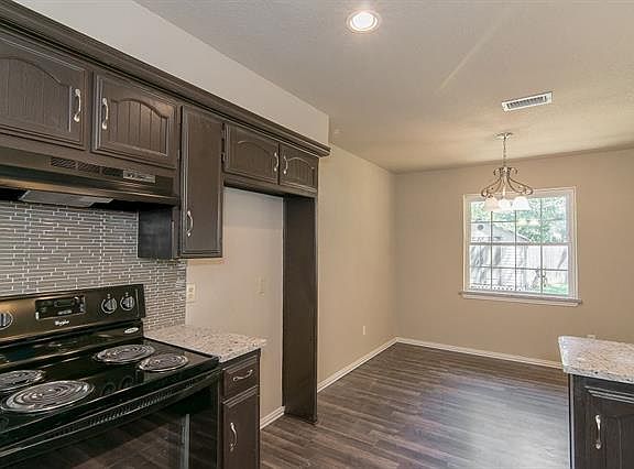 3rd image of 6817 Shadydale Dr